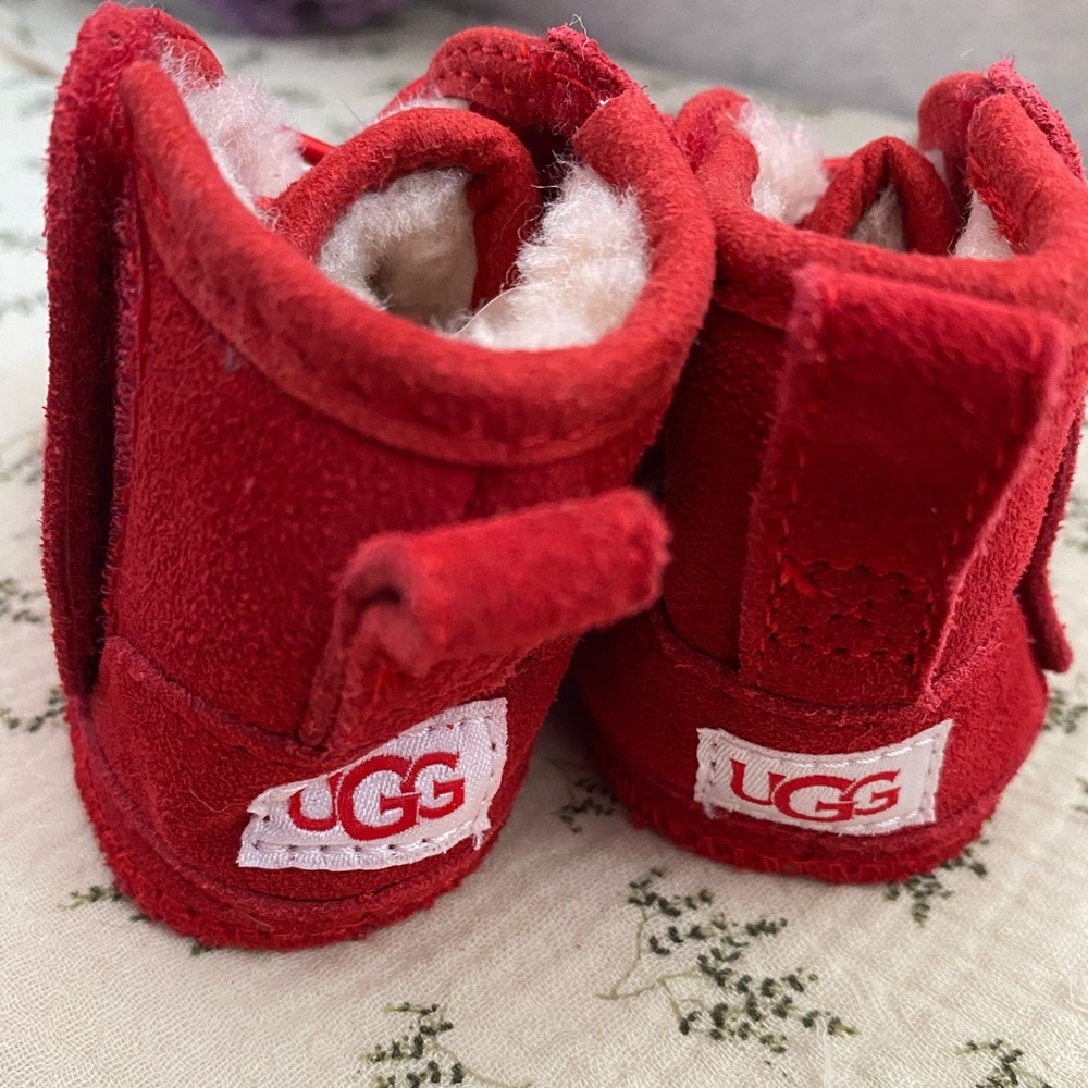 UGG Kids Boots in Vibrant Red